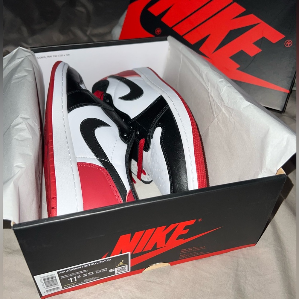 Men’s Air Jordan 1 Low OG Black Toe Shoes